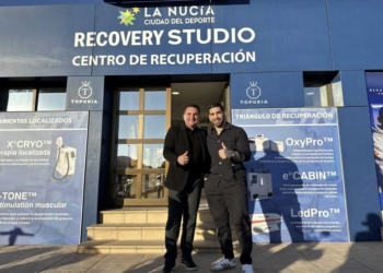 Ilia Topuria visita La Nucía