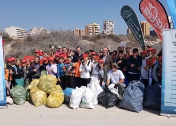 Mares Circulares recogió más de 2.220 kilos de residuos en playas y entornos marinos de la Comunidad Valenciana