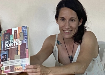 «La llave mágica de mi novela existe, y la suelo llevar conmigo»