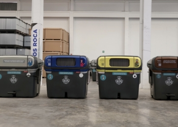 València renueva el parque de contenedores con la instalación de 10.000 unidades nuevas