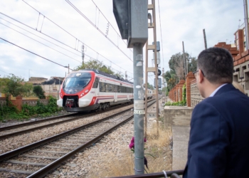 La vicepresidenta de la Generalitat se reúne con Adsuara y la Plataforma por el Soterramiento de las Vías de Alfafar
