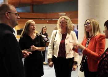 Benidorm acoge por primera vez el programa de turismo del Imserso para personas sordas