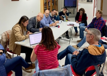 Miles de personas firman para que el Hospital del Vinalopó sea público