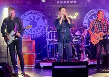 «¡Subirse a un escenario frente al público es lo máximo!» J. Sáez