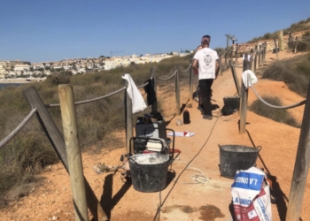 Medio Ambiente inicia la reparación del sendero peatonal en la microrreserva de La Glea