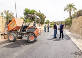 Con la repavimentación de calles termina la 1ª fase de las obras en la Urbanización Foia Blanca