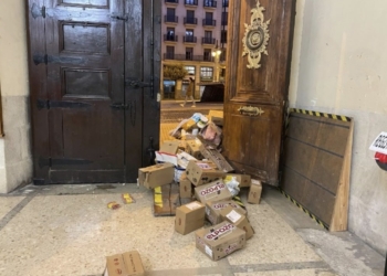 Aprobada la sanción para las personas que vertieron comida en mal estado en el Ayuntamiento