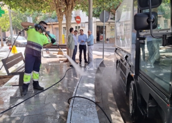 El servicio de limpieza de San Vicente se moderniza con la incorporación de nueva maquinaria especializada