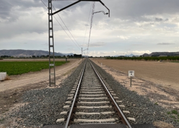 Adif suprime el paso a nivel de Equelite