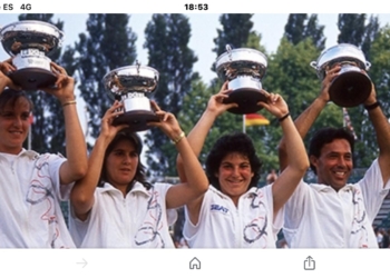 «Es importante formarles como jugadores, pero más que sean buenas personas»