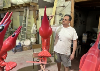 «El clima de Alicante influye en el estilo artístico de las hogueras»