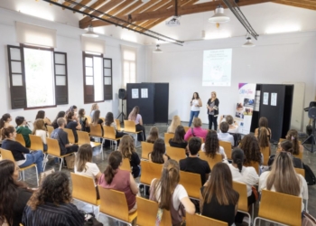 Cerca de medio centenar de personas participan en el Foro Jove sobre salud mental