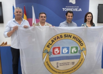 Torrevieja contará por primera vez con la bandera de playas sin humo