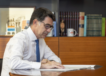 El Ayuntamiento impulsa la promoción de viviendas de protección con su adhesión al convenio marco secundado por la Generalitat y la FVMP