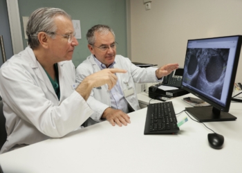 La Fe utiliza por primera vez la cirugía robótica para tratar una endometriosis con afectación urológica