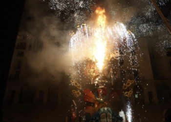 Fiestas recibe dos propuestas para convertirse en Hoguera Oficial 2025 y una para Infantil