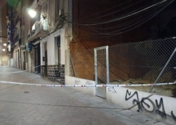Cae parte de la medianera de un edificio que tenía cinco multas por no pasar la ITE
