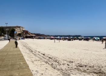 Cierre preventivo de las playas Cala Mosca y La Glea en Orihuela Costa