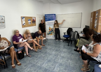 Personas en riesgo de exclusión social en Santa Pola se forman en digitalización e inglés básico