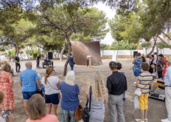 L’Alfàs recuerda a las víctimas de los atentados de Noruega en su décimo tercer aniversario