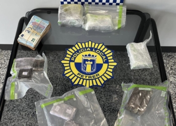 Las policías Nacional y Local detienen a un hombre por agredir a su pareja quebrantando una orden de alejamiento