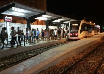 TRAM d’Alacant refuerza el TRAMnochador los días 26 y 27 para facilitar la movilidad por el Festival Low Cost de Benidorm