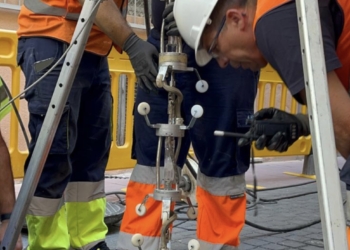 Aigües d’Elx utiliza un sistema innovador para la reparación del alcantarillado en la calle Teniente Ruiz Bru