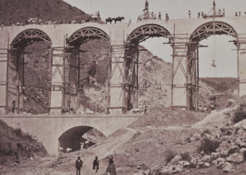 El puente que unió a las dos Marinas