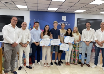 Entregadas las becas universitarias «Talento joven» de Agamed