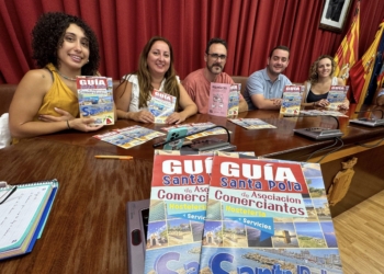 La Asociación de Comerciantes de Santa Pola presenta una guía comercial dentro de su campaña de verano