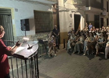 La “XXII Poesia al Carrer” homenajea a Vicent Andrés Estellés este jueves