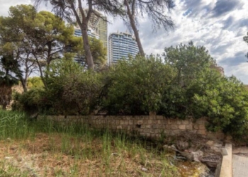 Benidorm limpia los tramos urbanos de los barrancos