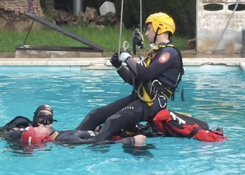 Bomberos destina 46.000 euros a la renovación del equipamiento del grupo de rescate acuático