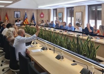 El Pleno de Elda aprueba la renovación del contrato para la concesión del servicio municipal de agua potable