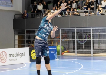 «El voleibol no tiene visibilidad porque el fútbol lo absorbe todo»