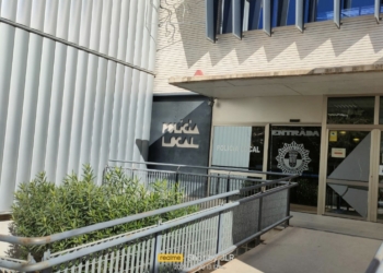 La Policía de San Vicente detiene a tres personas investigadas por robo con violencia e intimidación, hurto y conducción temeraria