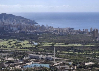 La Comisión Europea selecciona a Benidorm como finalista del premio ‘Pionero Verde del Turismo Inteligente 2025’