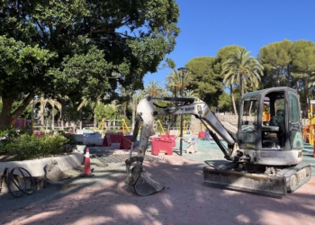 Crevillent inicia las obras de entoldado de los juegos infantiles del Parc Nou