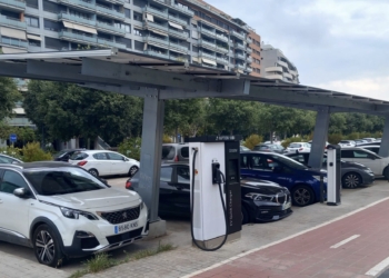 El Ayuntamiento multiplica por diez en un año los puntos de recarga para vehículos eléctricos en la ciudad de València