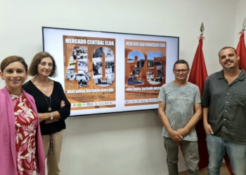 La Asociación Fotográfica de Elda reúne en imágenes el día a día del Mercado Central y del Mercado de San Francisco