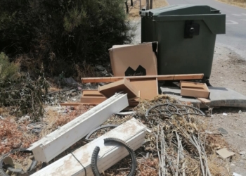 La Policía Local refuerza la vigilancia para luchar contra el abandono de enseres y el vertido ilegal de escombros