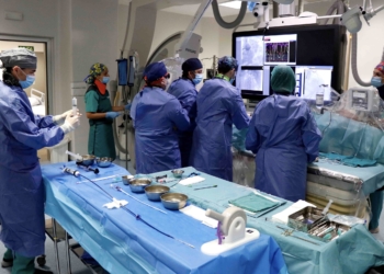 El hospital La Fe alcanza el implante número 1.000 de válvula aórtica sin cirugía abierta