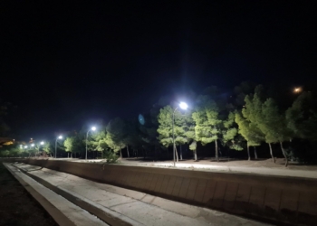 Elda finaliza los trabajos de renovación del alumbrado de los Jardines del Vinalopó