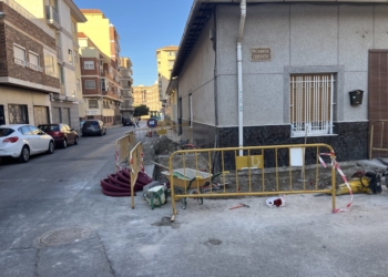 Petrer avanza hacia una ciudad más accesible con la reparación y rebaje de aceras en diferentes calles