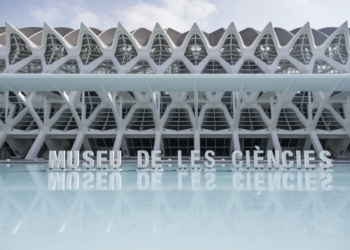 La Ciutat de les Arts i les Ciències celebra el ‘Día de la Materia Oscura’ con una conferencia sobre el CERN