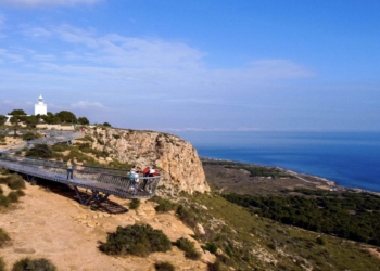 Tráfico y Policía Local de Santa Pola mejoran su coordinación con la aprobación de un protocolo de colaboración en materia de seguridad vial