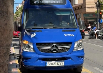 El Ayuntamiento amplía el horario de los autobuses 45 y 46 todos los sábados de diciembre para facilitar las compras en el municipio