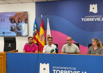 Torrevieja busca generar empleo fijo durante los doce meses del año