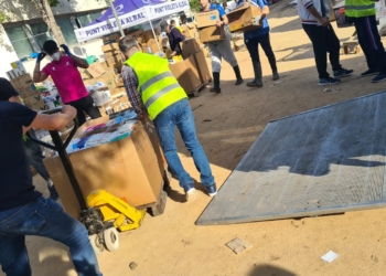 Los centros educativos de San Vicente recogen más de 8.000 kilos de productos higiénicos en favor de los damnificados por la Dana