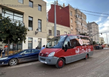 EMT conecta El Forn d’Alcedo con València mediante autobuses lanzadera mientras duren los trabajos de reparación de la DANA